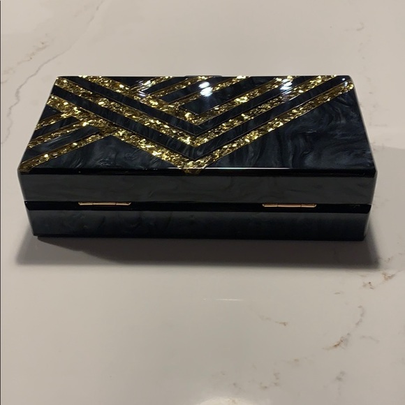 Pearl acrylic box clutch with gold sequins detail - Picture 7 of 8